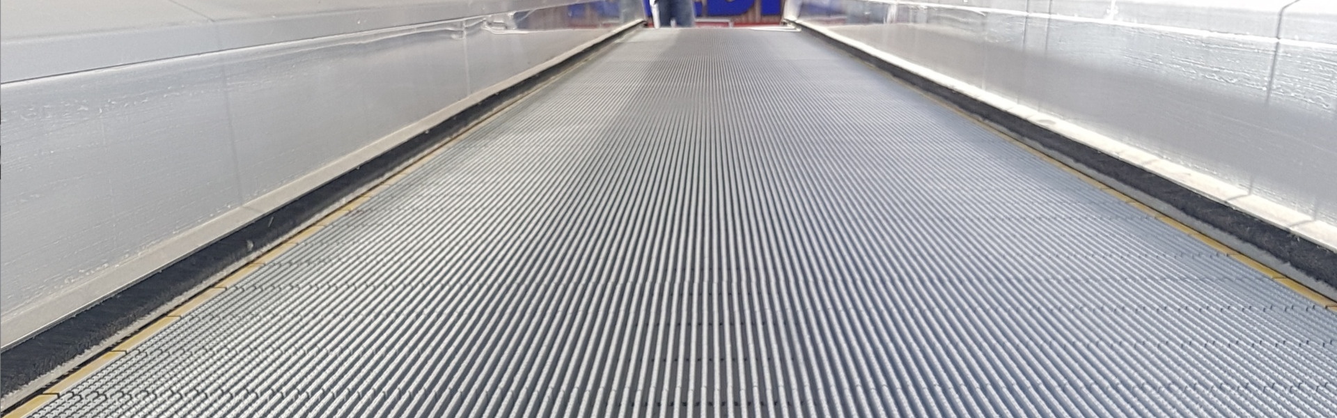 SERVICES - NON-SLIP COATING FOR ESCALATORS - Safe Walkway